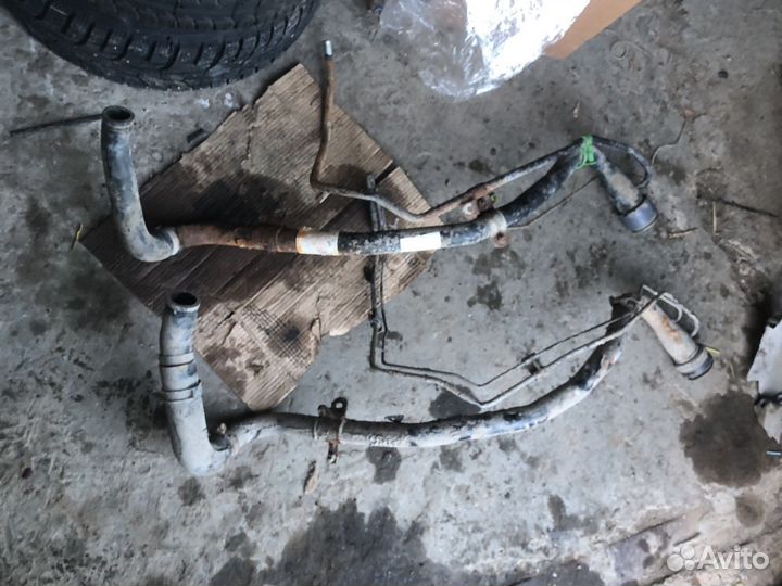 Заливная горловина бака toyota corolla 120