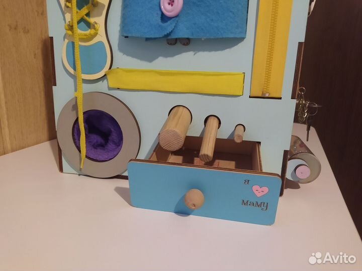 Огромный бизикуб