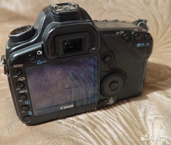 Зеркальный фотоаппарат canon 5дm2