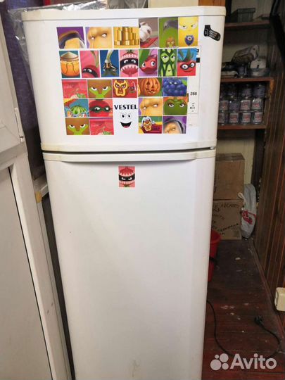 Холодильник vestel