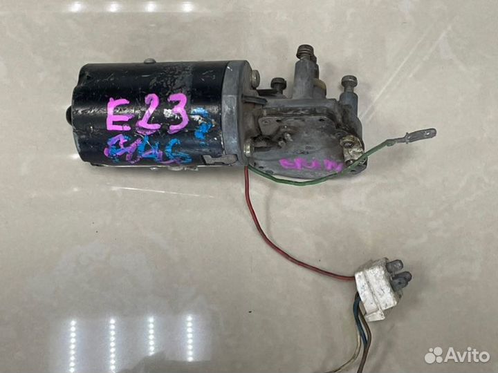 Мотор стеклоочистителя передний Bmw E23