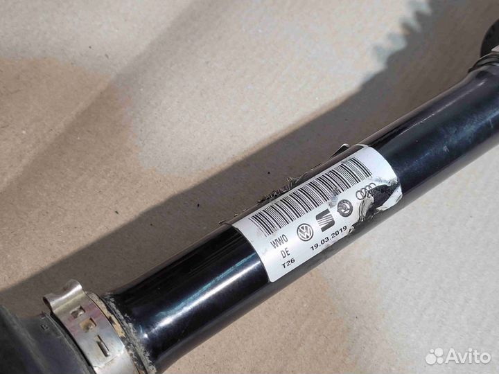 Полуось передняя левая (приводной вал, шрус) Audi