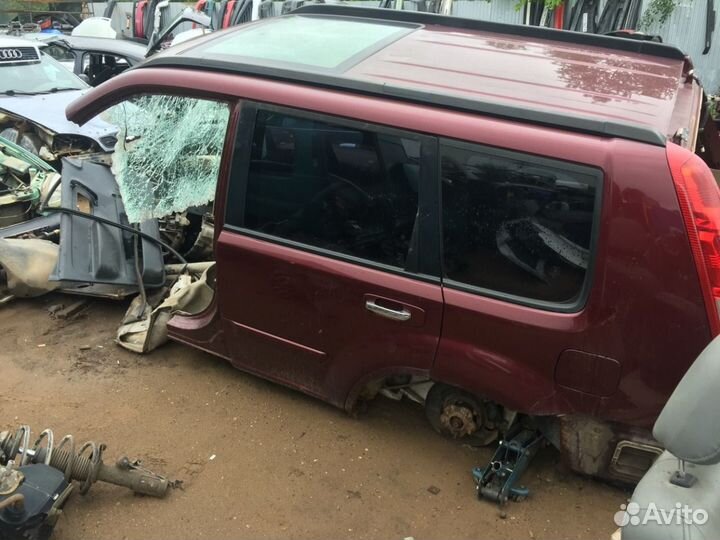 Nissan Xtrail t30. двери задние