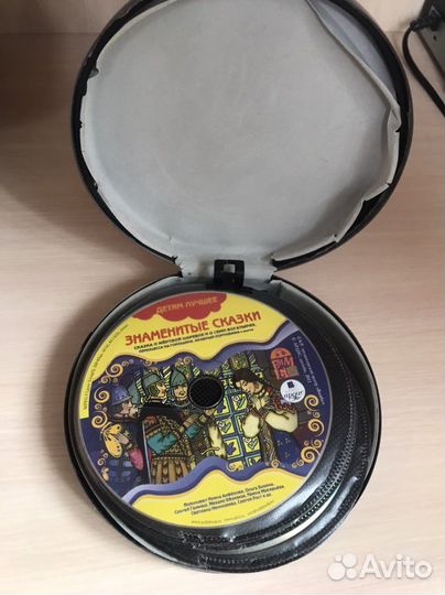 Cd диски 80 шт с мультфильмами и детск фильмами