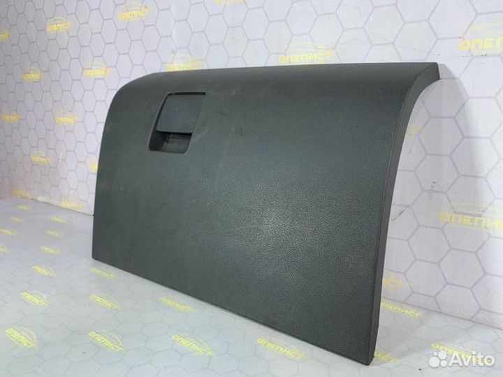 Крышка бардачка Opel Astra H