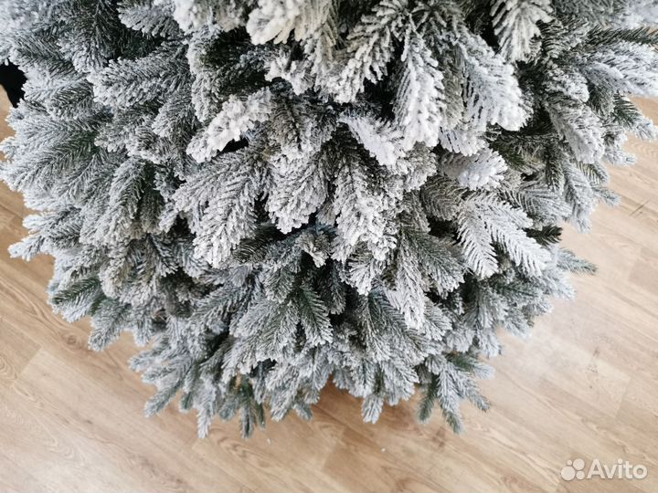 Елка искусственная заснеженная литая