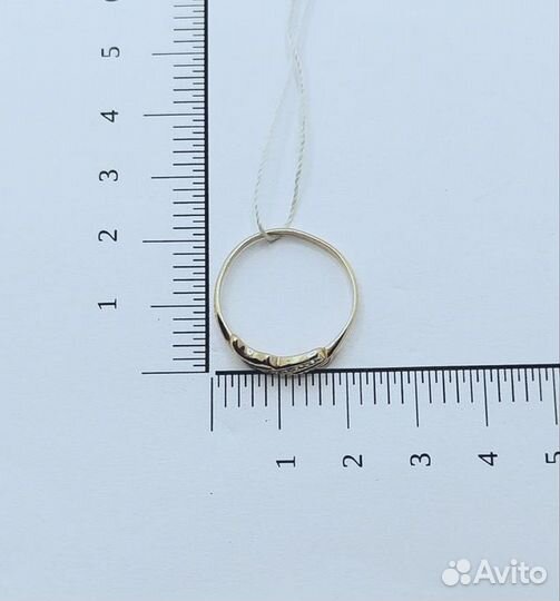 Кольцо с синтетическим камнем Золото