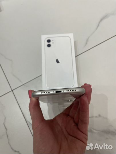 iPhone 11, 64 ГБ