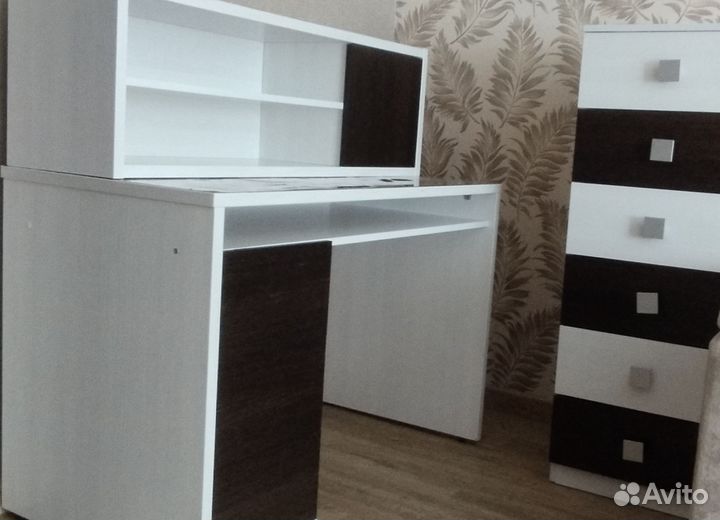 Письменный стол для школьника бу