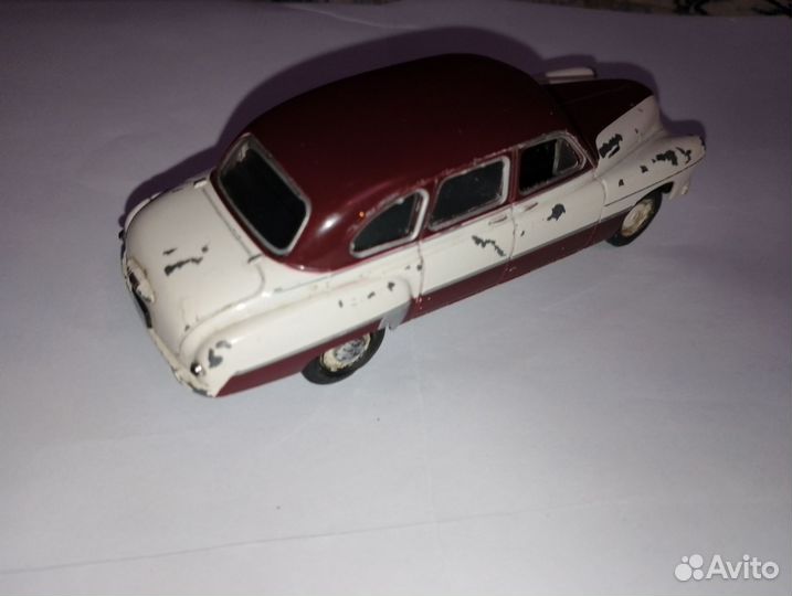 Модель автомобиля деагостини зим