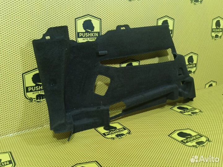 Обшивка багажника боковая нижняя левая Renault