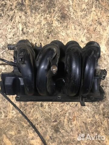 Коллектор впускной Renault Symbol 1 2002