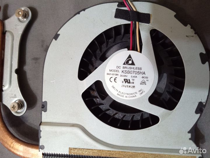 Кулер с радиаторной трубкой для ноутбука Samsung