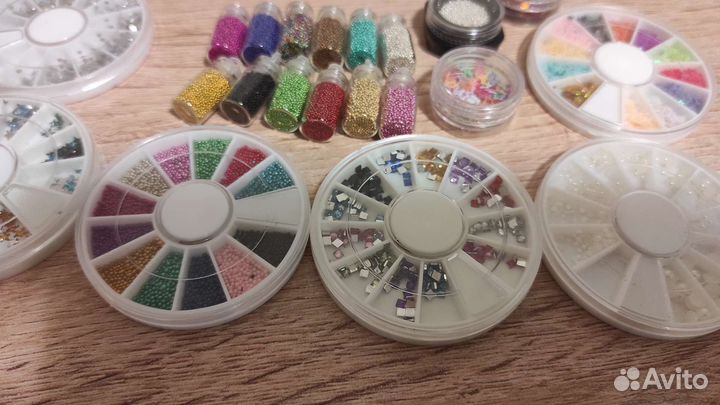 Дизайн для маникюра стразы