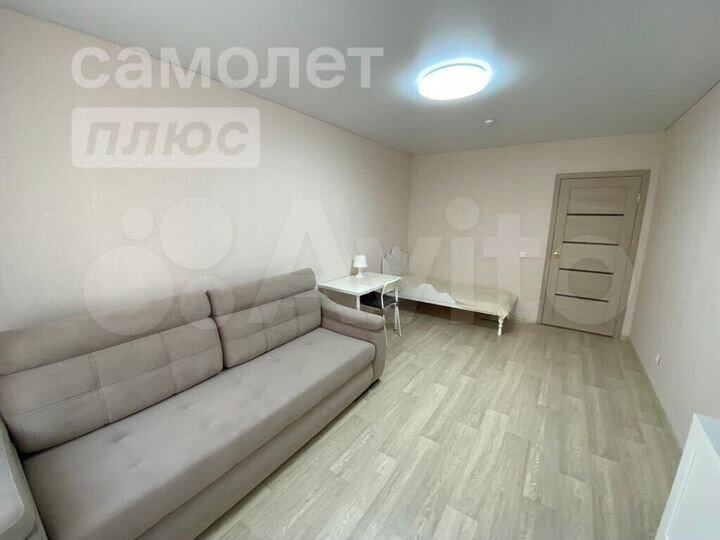 2-к. квартира, 42 м², 3/6 эт.
