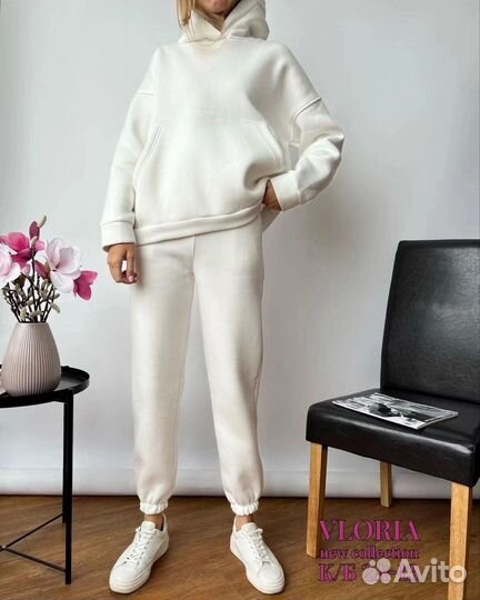 Спортивный костюм женский