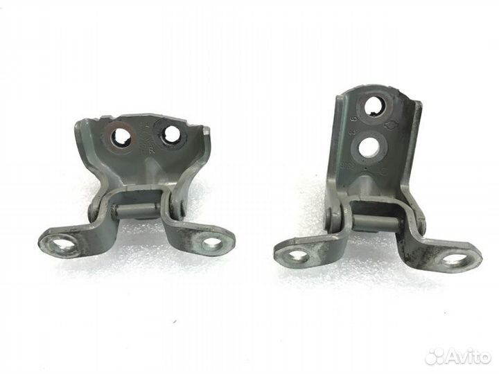 Петля двери передняя правая Nissan Qashqai 1.6