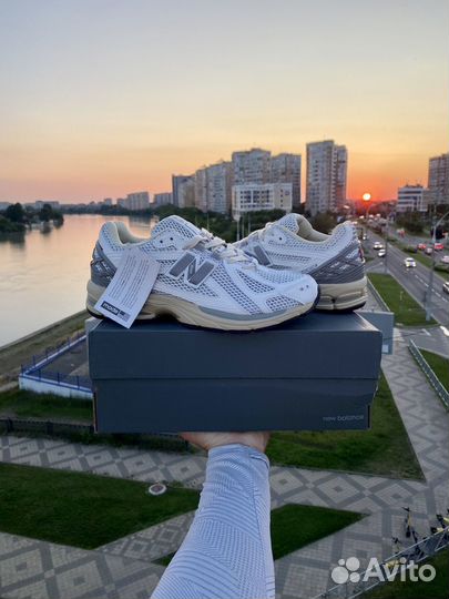 Кроссовки New Balance 1906r