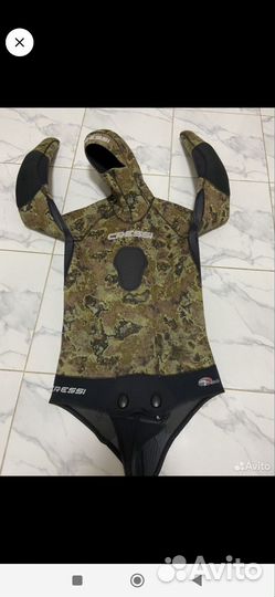 Гидрокостюм
