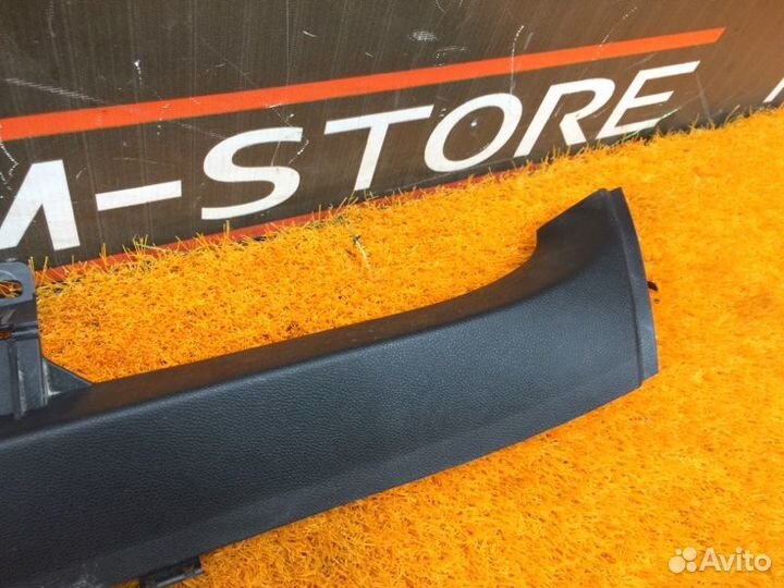 Обшивка стойки задняя левая Mercedes-Benz E-Class