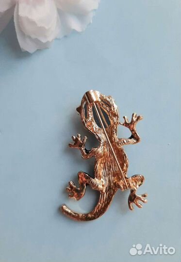 Брошь ящерица