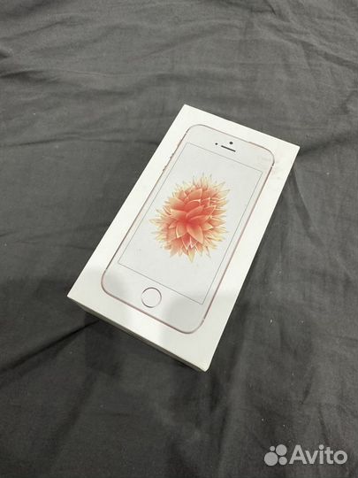 iPhone SE, 32 ГБ