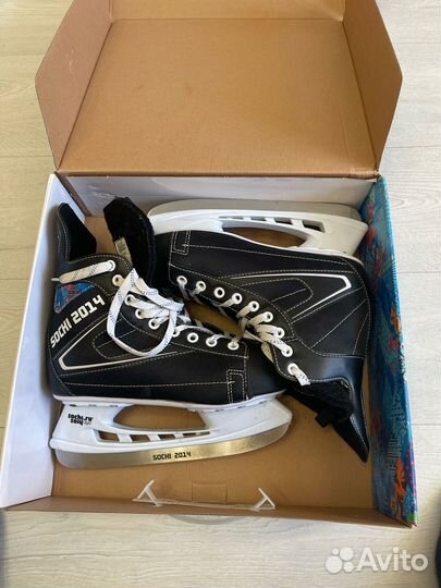 Коньки хоккейные