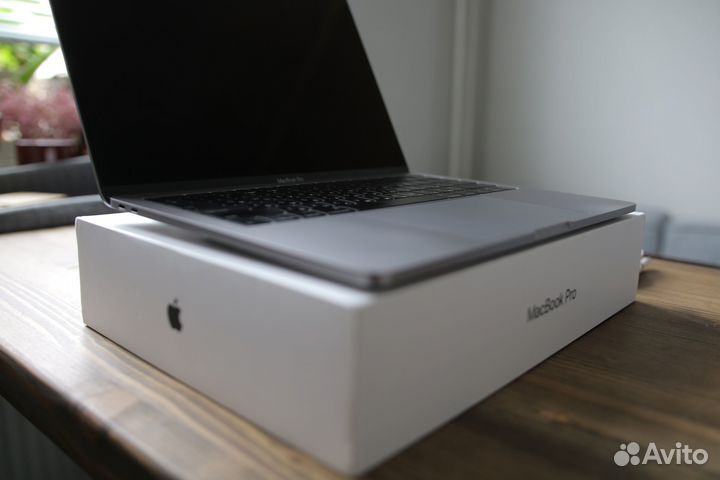 Macbook pro Space grey (A1708)