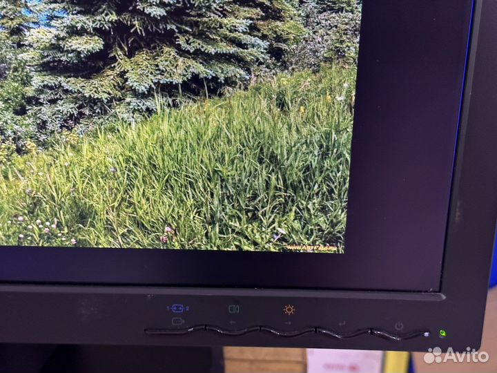 Монитор lenovo thinkvision