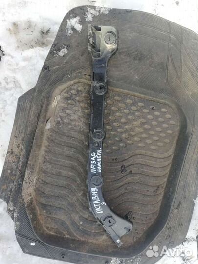 Кронштейн заднего бампера Шкода Октавия 3 А7