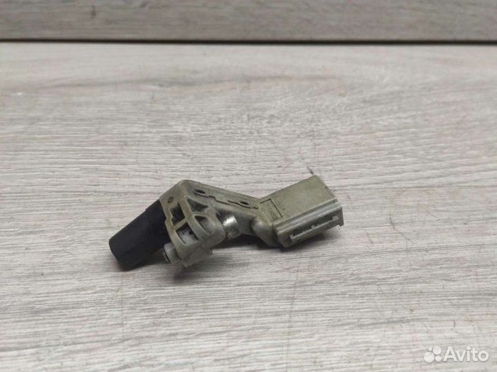 Датчик положения коленвала Volkswagen