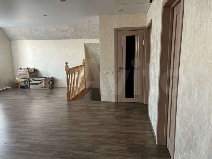 Дом 185 м² на участке 8,3 сот.