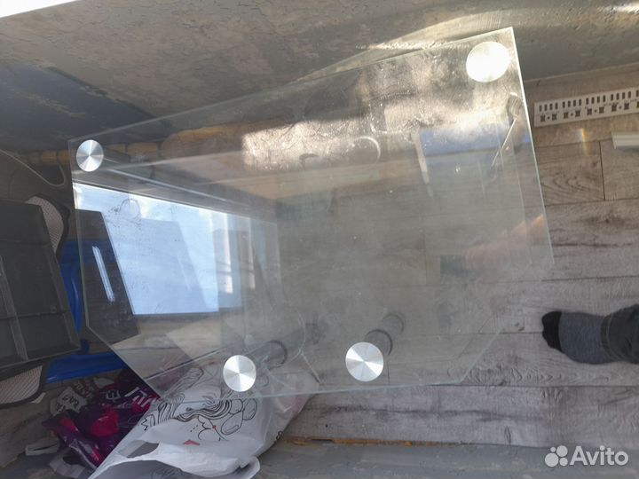 Стол под телевизор