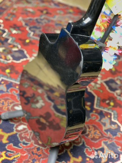 Акустическая гитара