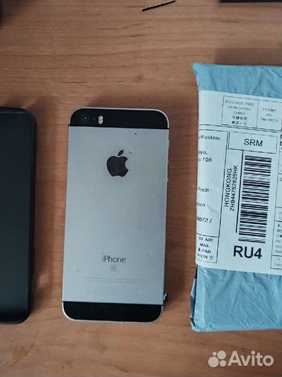 Телефон iPhone se