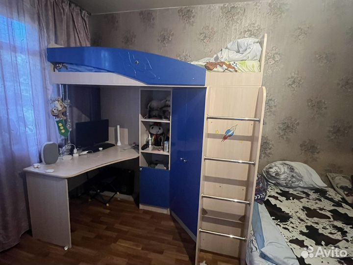 Двухярусная детская кровать