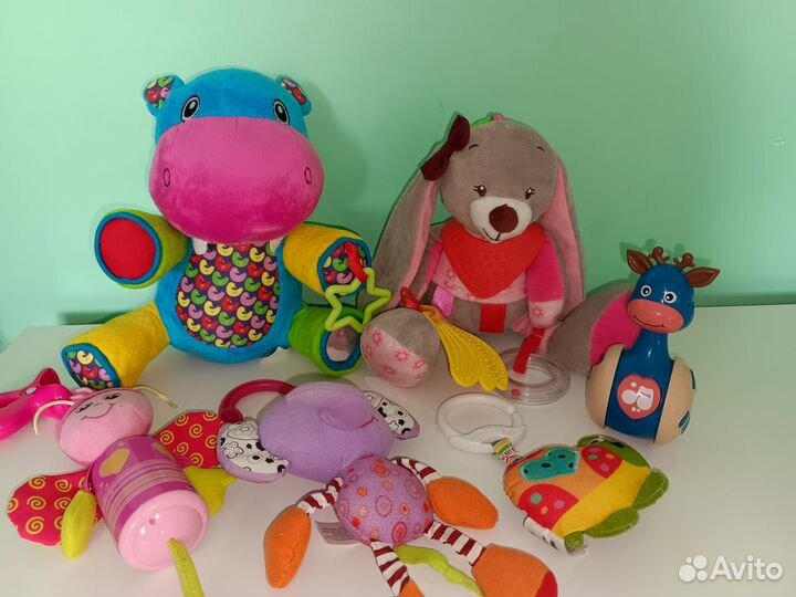 Игрушки для малышей пакетом