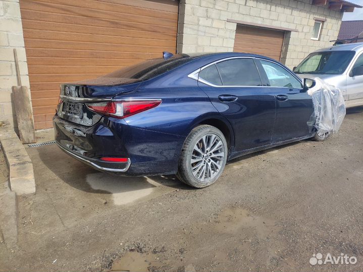 В разборе Lexus Es 7 XV70 A25afks 2018-2022