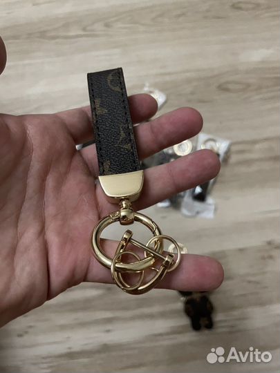 Брелок Louis vuitton