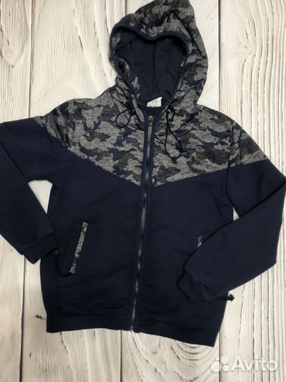 Костюм спортивный мальчику 8-9 лет