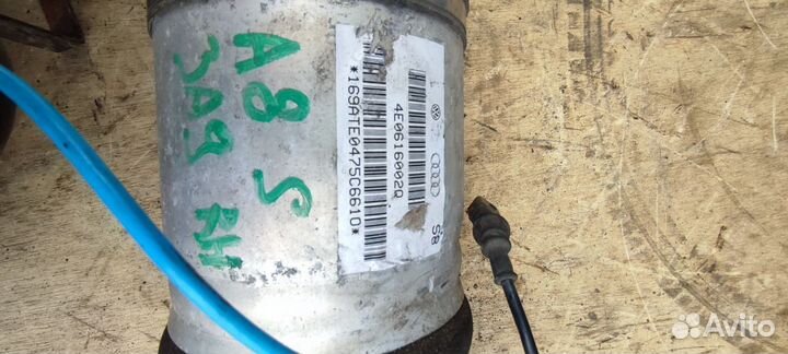 Амортизатор задний правый Audi S8 D3 2007-2011