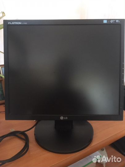 Монитор LG flatron 1752s
