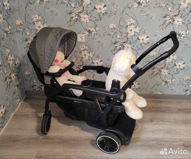 Коляска для погодок (двойни) Graco, почти новая