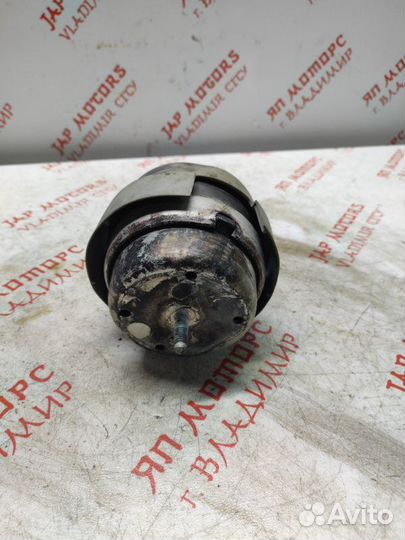 Подушка двигателя правая Audi A4 B7 BWE 2007