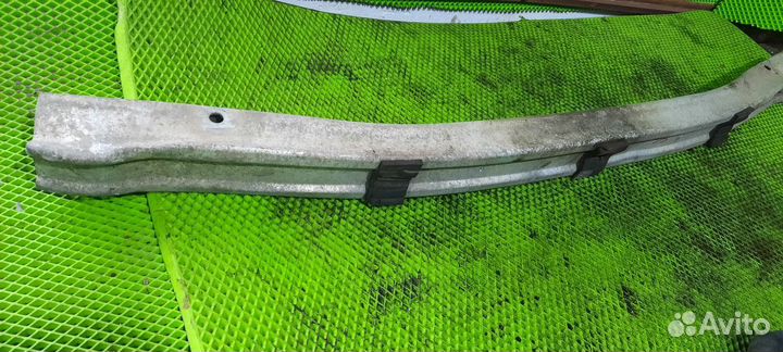 Усилитель переднего бампера Renault Megane 2