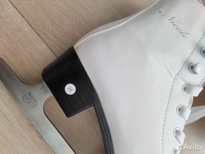 Коньки фигурные 35рр