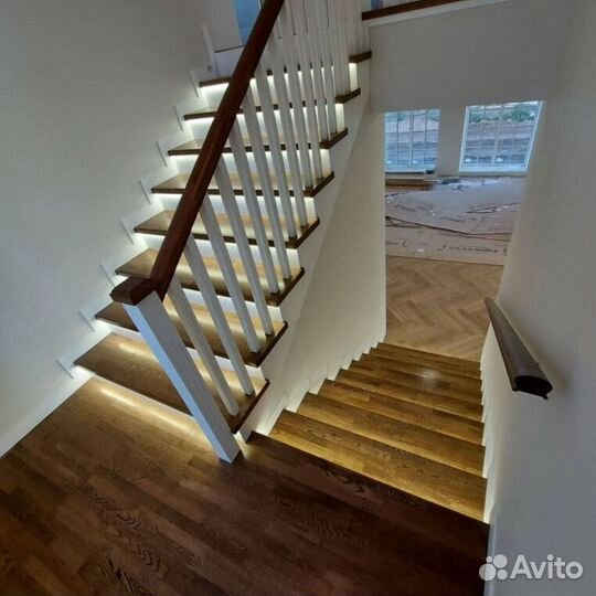 Лестница между этажами LST-7973