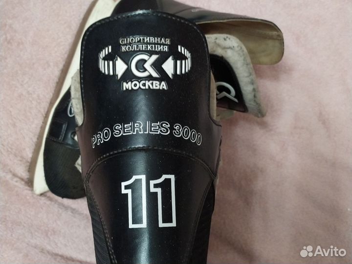 Коньки хоккейные