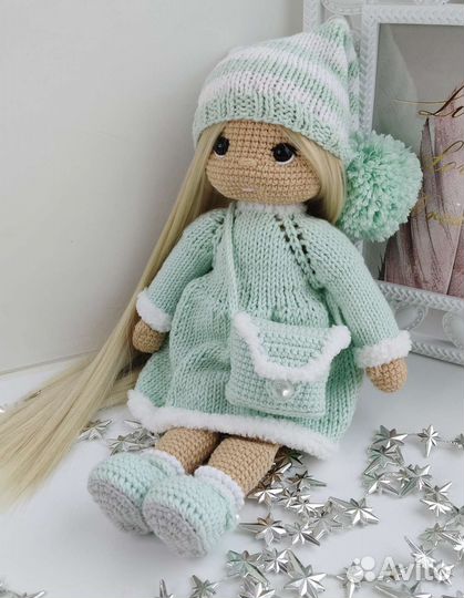 Кукла ручной работы с одеждой