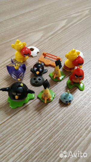 Игрушки из киндер сюрпризов